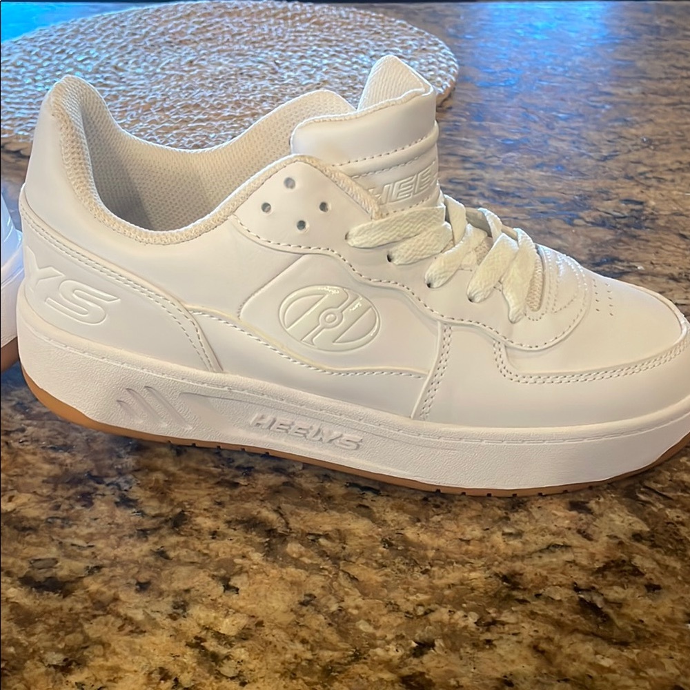 Heelys Classic White Skate Shoes with Tan Sole